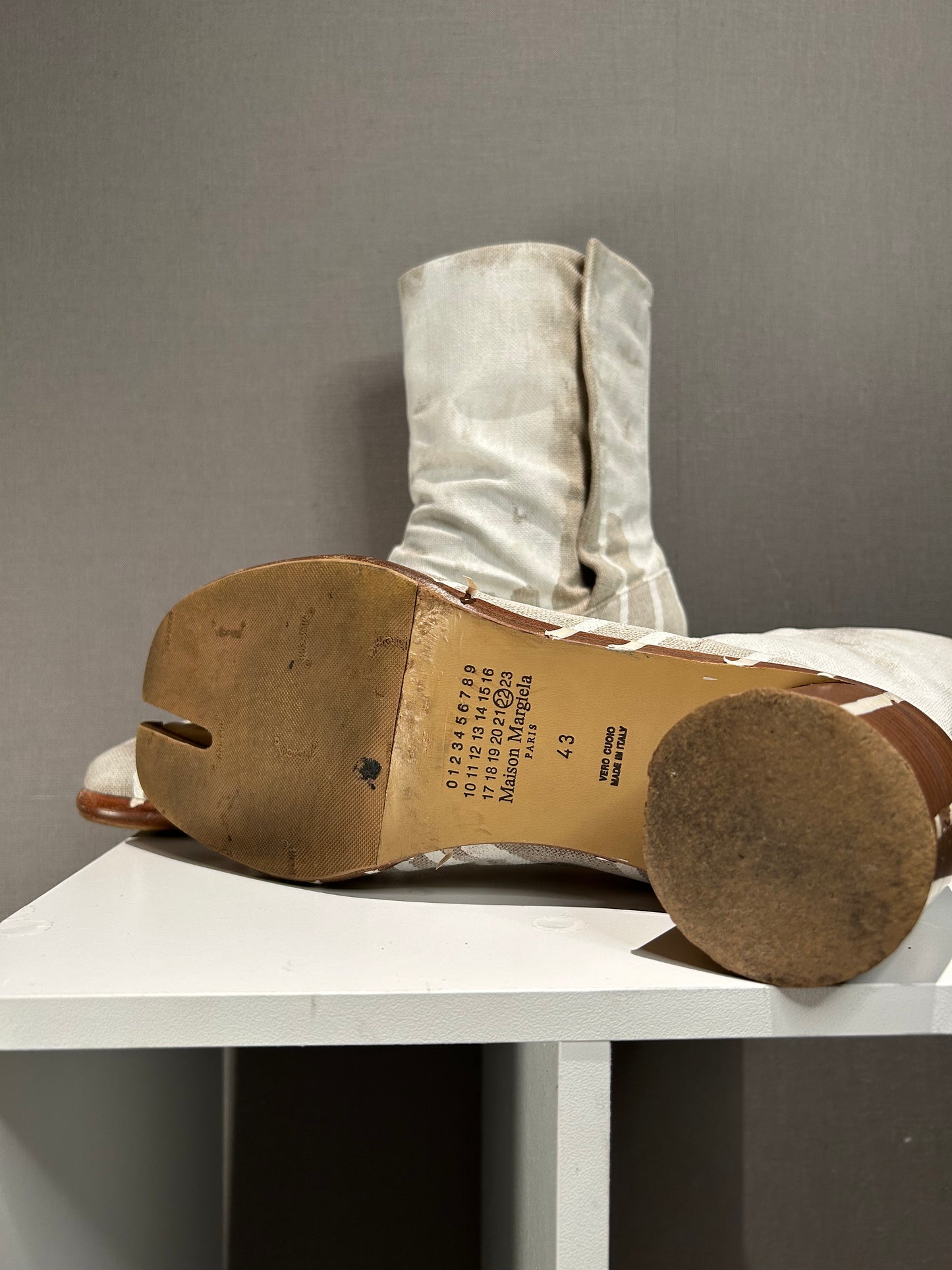 aw2018 MAISON MARGIELA 'paint drop' Ankle Tabi Boots