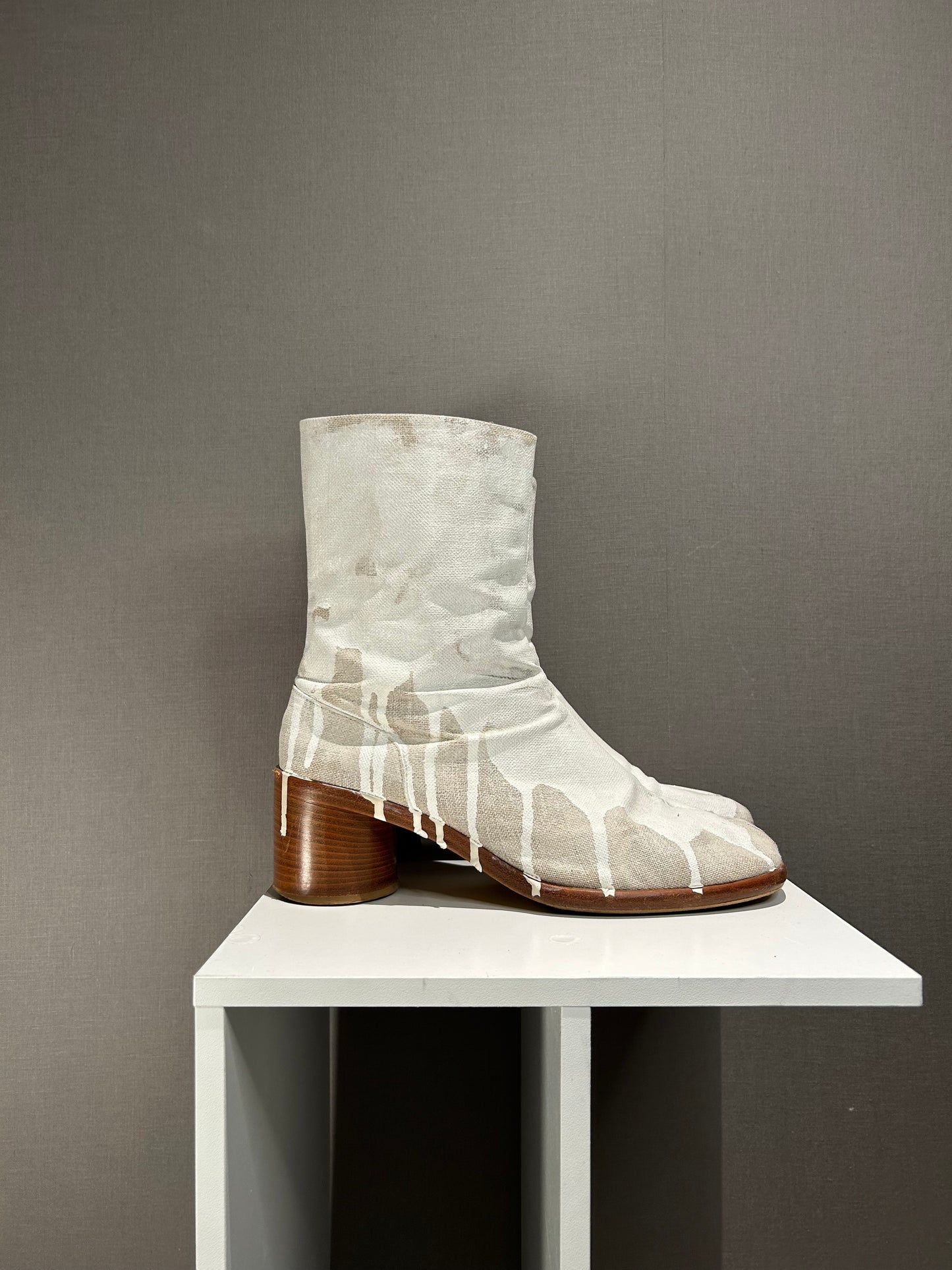 aw2018 MAISON MARGIELA 'paint drop' Ankle Tabi Boots