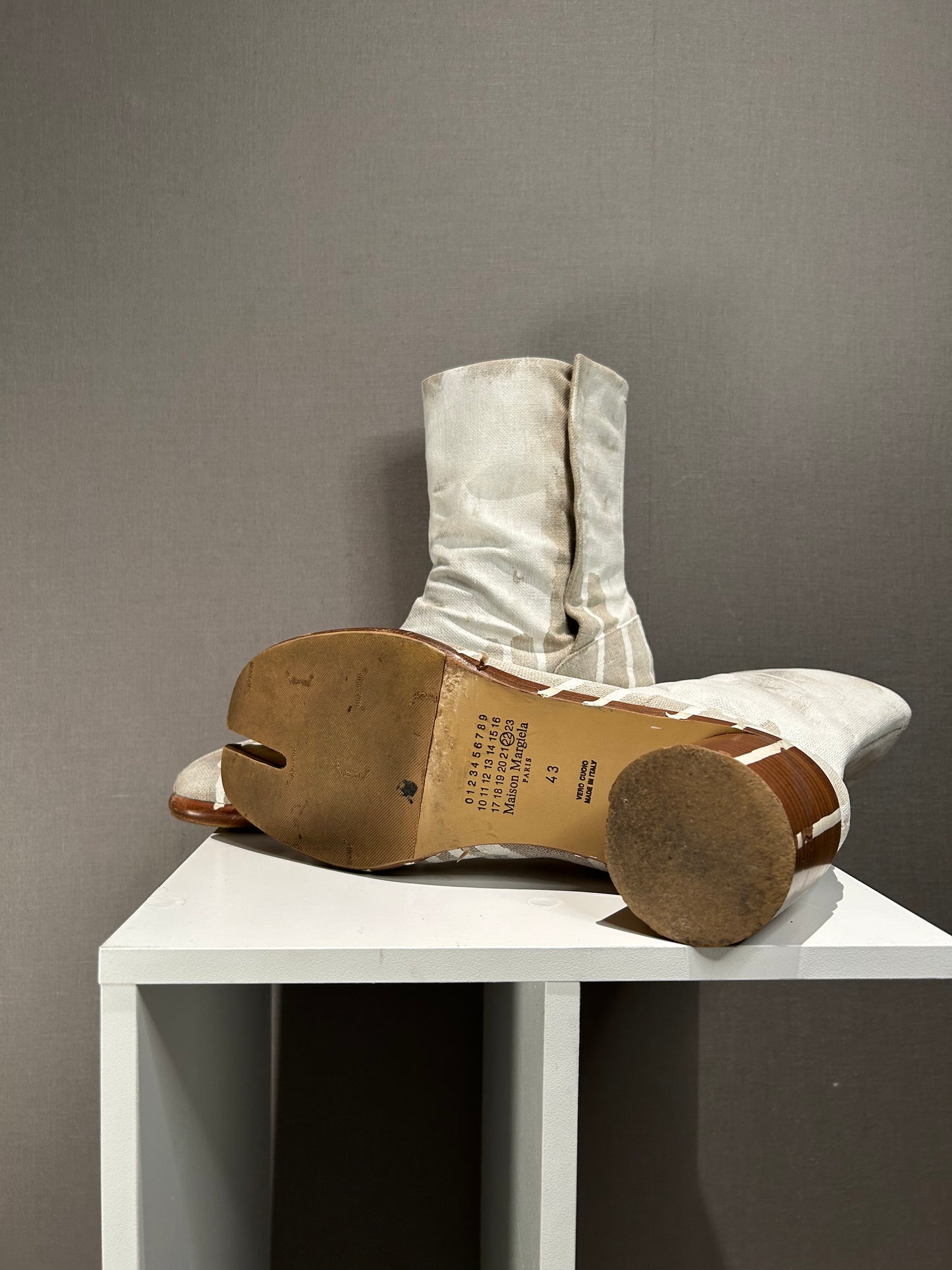 aw2018 MAISON MARGIELA 'paint drop' Ankle Tabi Boots
