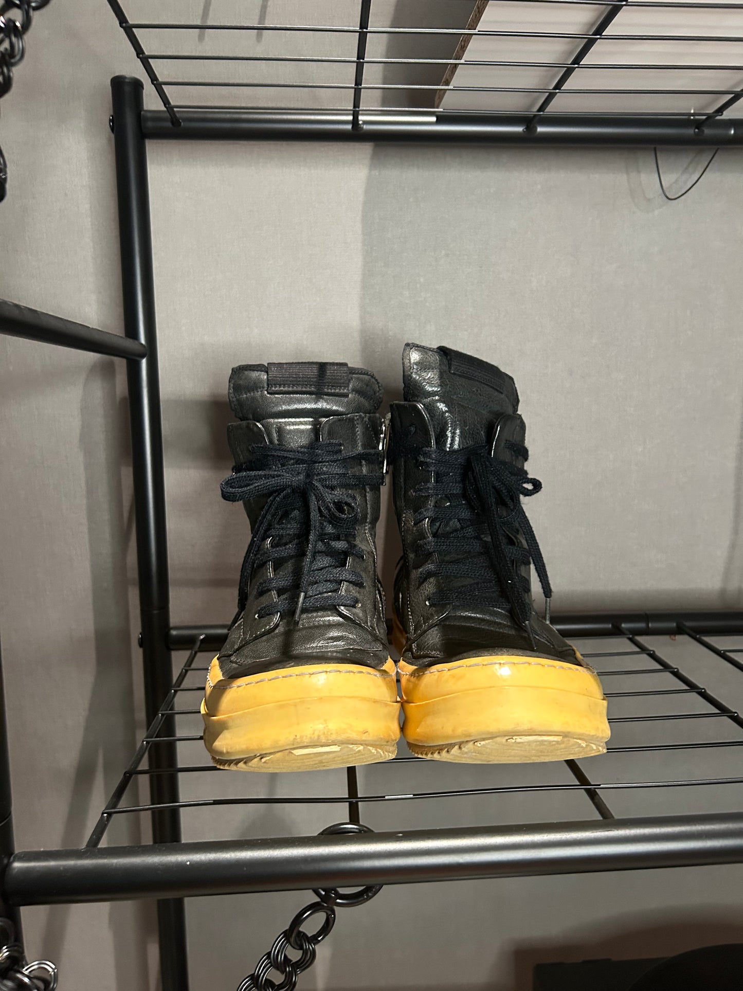 Rick Owens Fall/winter 2010 "gleam" stapled sole short tongue geobasket