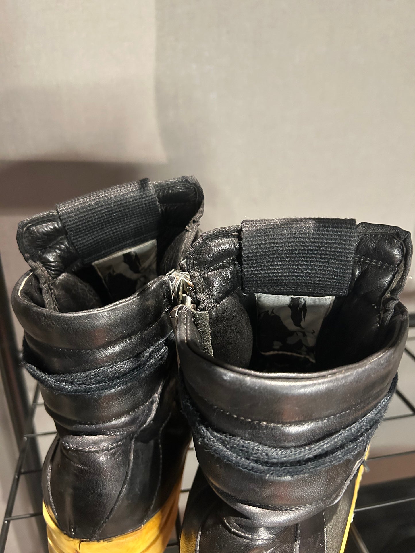 Rick Owens Fall/winter 2010 "gleam" stapled sole short tongue geobasket