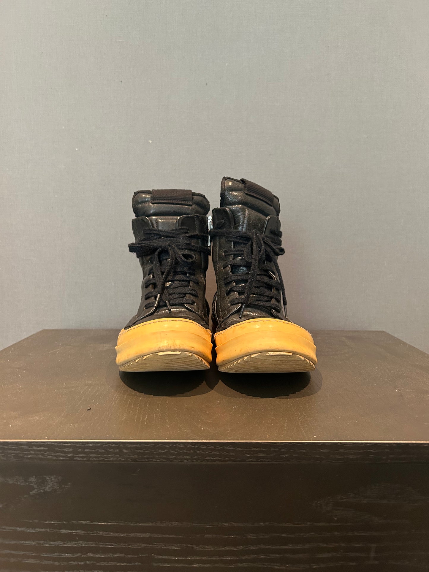 Rick Owens Fall/winter 2010 "gleam" stapled sole short tongue geobasket